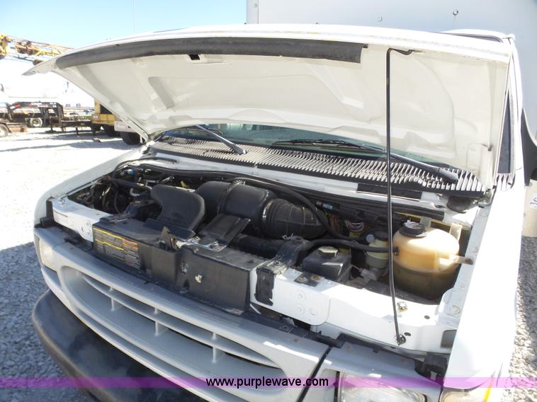 image for item J8971 1998 Ford Econoline E350 box truck