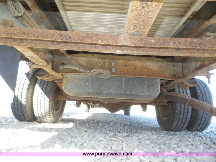 image for item J8971 1998 Ford Econoline E350 box truck