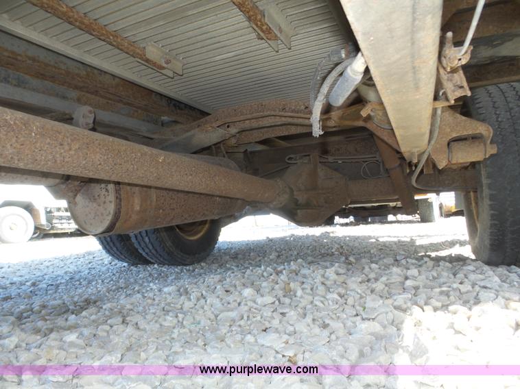 image for item J8971 1998 Ford Econoline E350 box truck