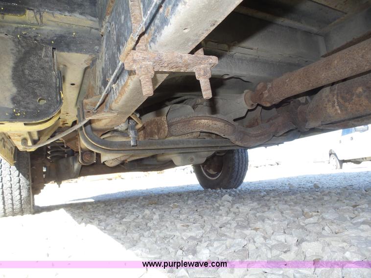 image for item J8971 1998 Ford Econoline E350 box truck