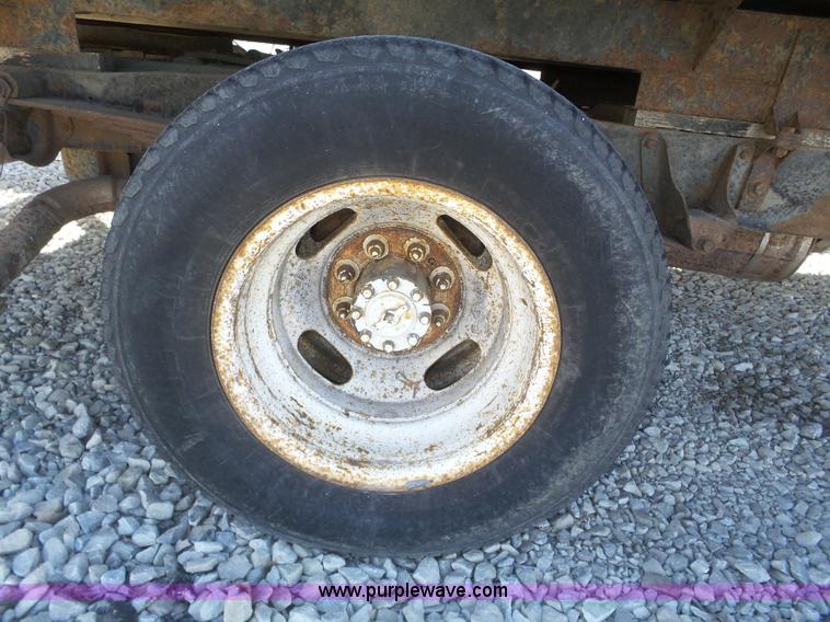 image for item J8971 1998 Ford Econoline E350 box truck