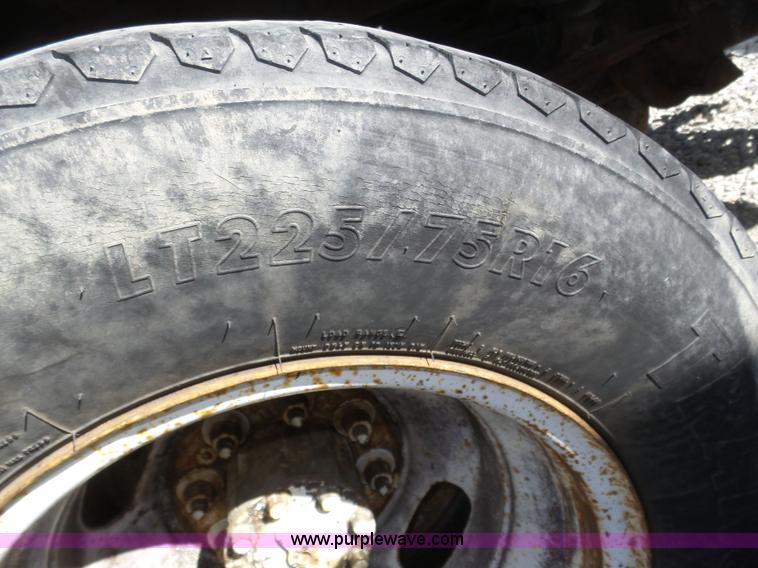 image for item J8971 1998 Ford Econoline E350 box truck