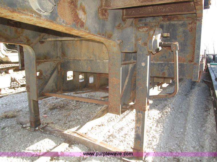 image for item J8973 1998 Kaylen/Siebeet KDP-80 equipment trailer