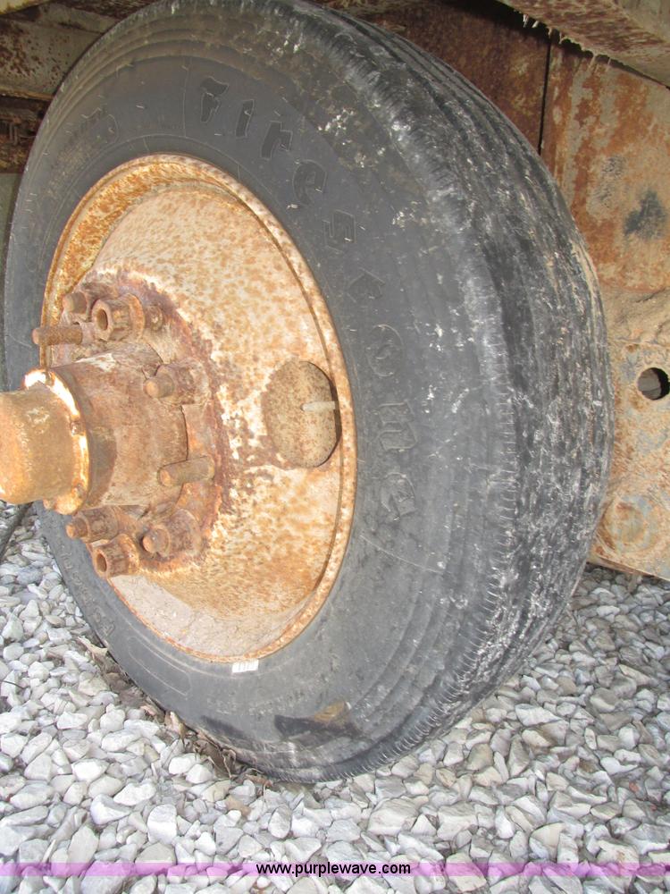 image for item J8973 1998 Kaylen/Siebeet KDP-80 equipment trailer