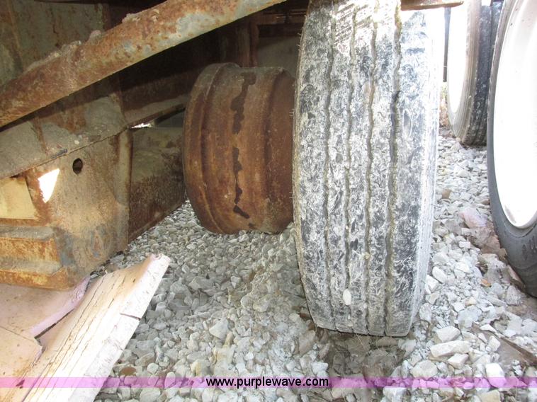 image for item J8973 1998 Kaylen/Siebeet KDP-80 equipment trailer