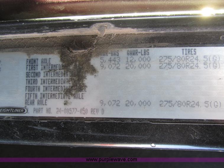 image for item J8974 1998 Freightliner FLD semi truck