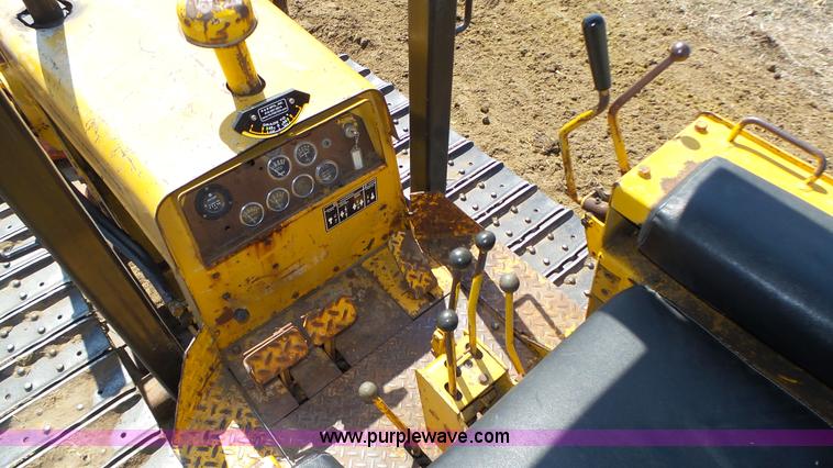 image for item J8991 Case 450 dozer