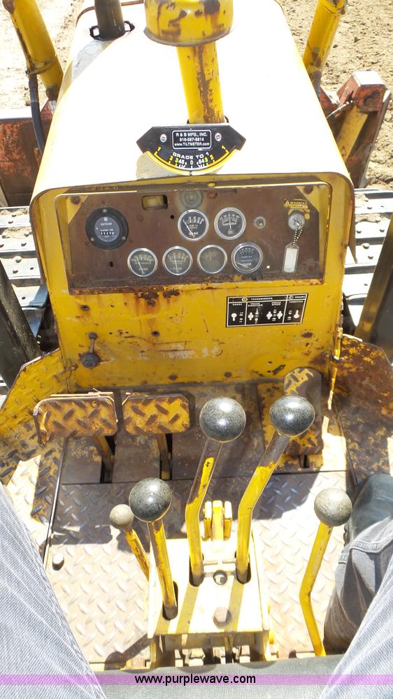 image for item J8991 Case 450 dozer