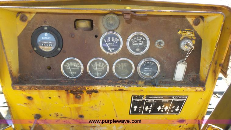 image for item J8991 Case 450 dozer