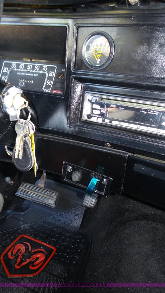 image for item J8993 1977 Plymouth Volare