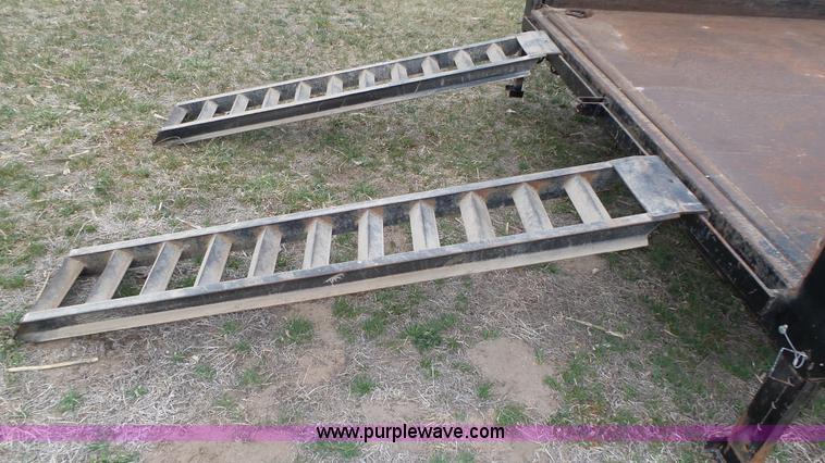 image for item J8997 2007 Travalong dump trailer