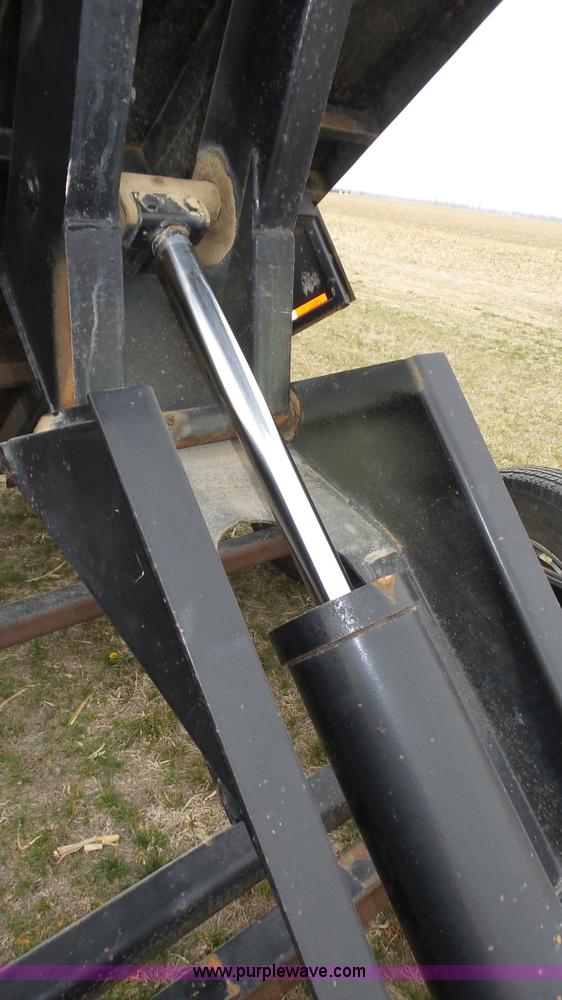 image for item J8997 2007 Travalong dump trailer