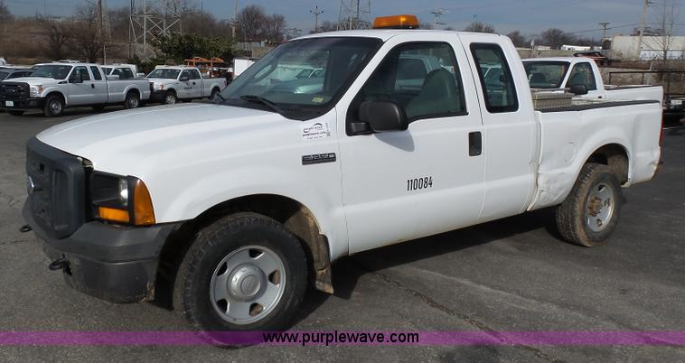 image for item K1290 2006 Ford F250 Super Duty Ext. Cab pickup truck
