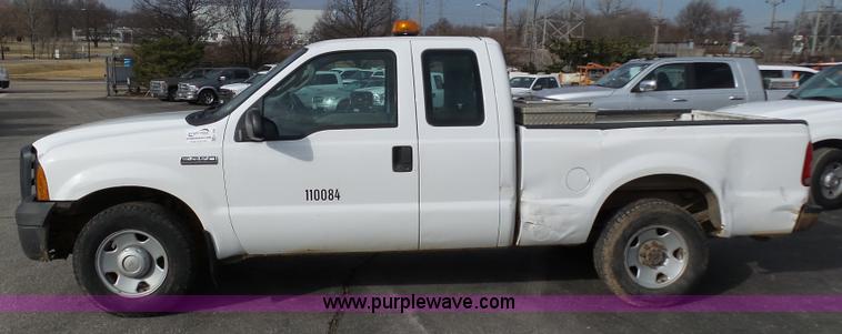 image for item K1290 2006 Ford F250 Super Duty Ext. Cab pickup truck