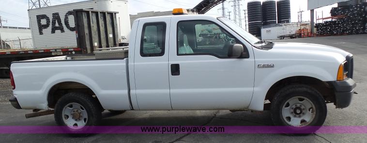image for item K1290 2006 Ford F250 Super Duty Ext. Cab pickup truck