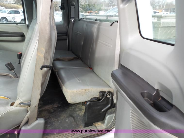 image for item K1290 2006 Ford F250 Super Duty Ext. Cab pickup truck