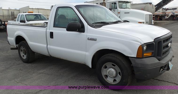 image for item K1291 2005 Ford F250 Super Duty pickup truck