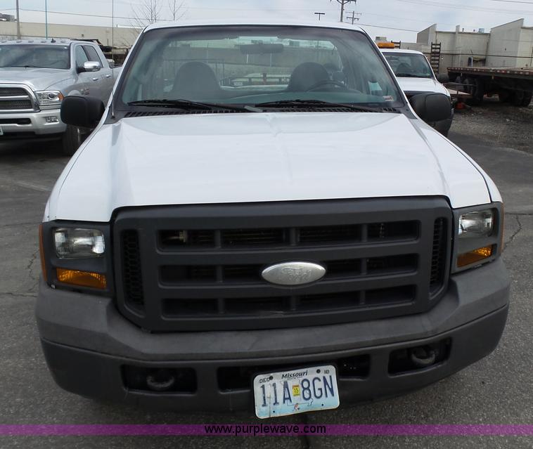 image for item K1291 2005 Ford F250 Super Duty pickup truck