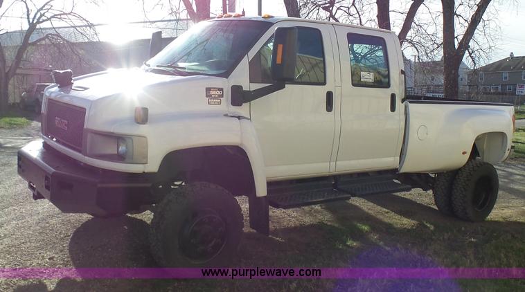 image for item K4291 2009 GMC C5500 Crew Cab truck