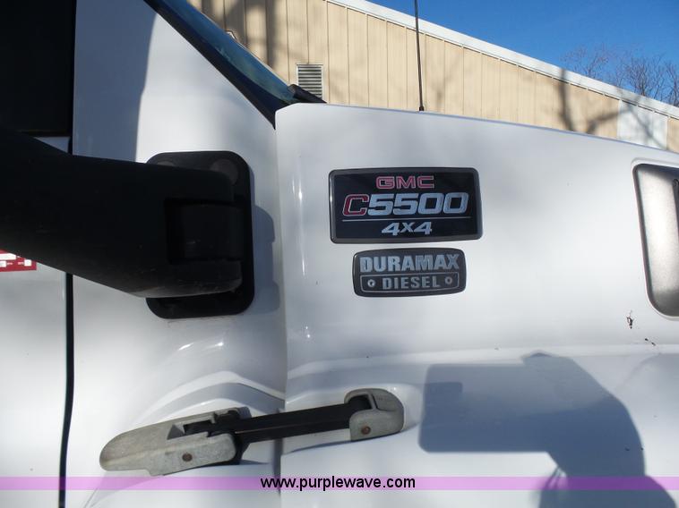 image for item K4291 2009 GMC C5500 Crew Cab truck