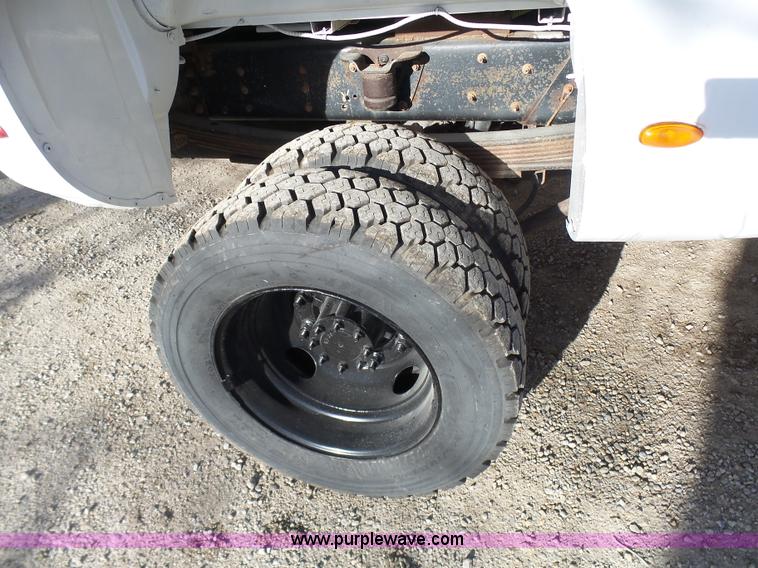 image for item K4291 2009 GMC C5500 Crew Cab truck