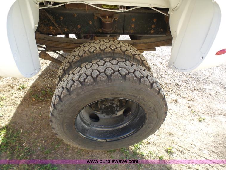 image for item K4291 2009 GMC C5500 Crew Cab truck