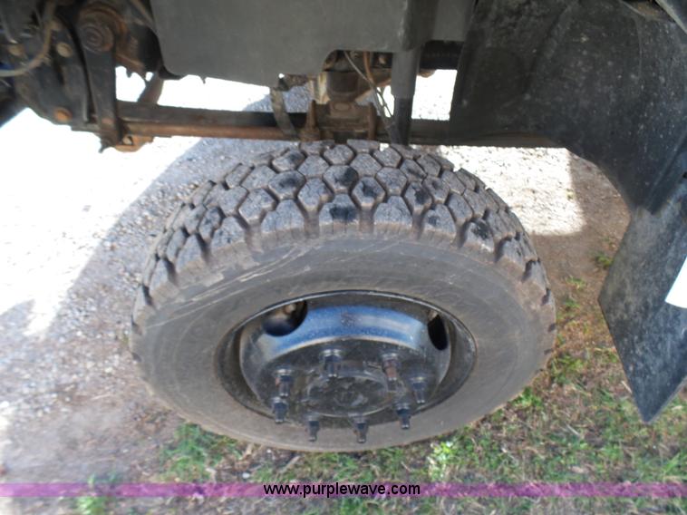 image for item K4291 2009 GMC C5500 Crew Cab truck