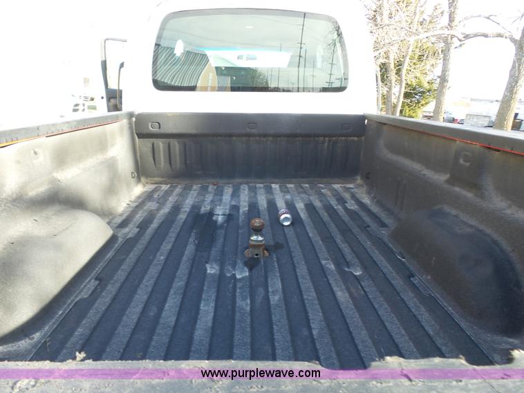 image for item K4291 2009 GMC C5500 Crew Cab truck