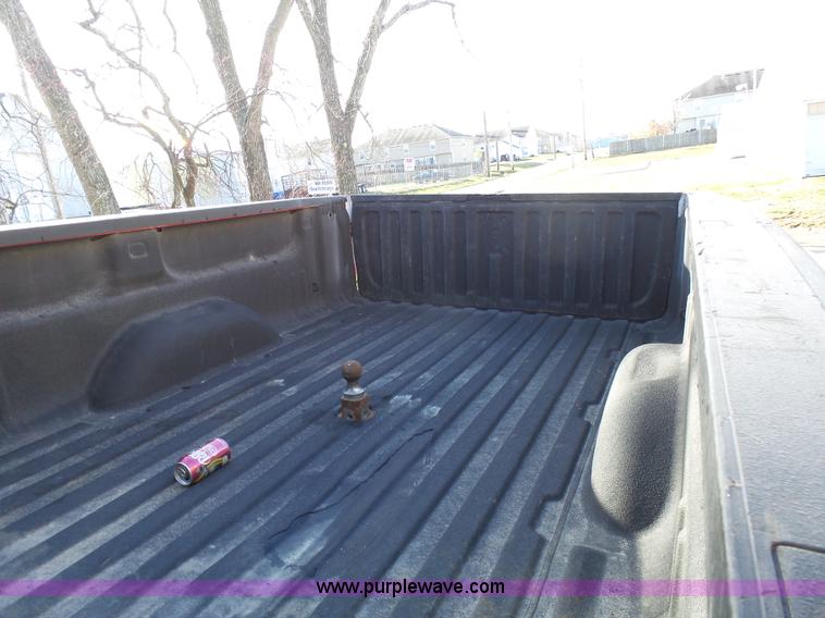 image for item K4291 2009 GMC C5500 Crew Cab truck