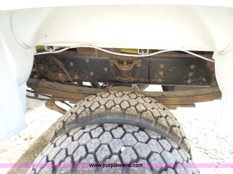 image for item K4291 2009 GMC C5500 Crew Cab truck