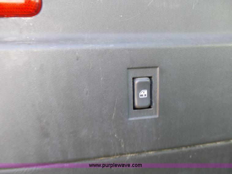 image for item K4291 2009 GMC C5500 Crew Cab truck