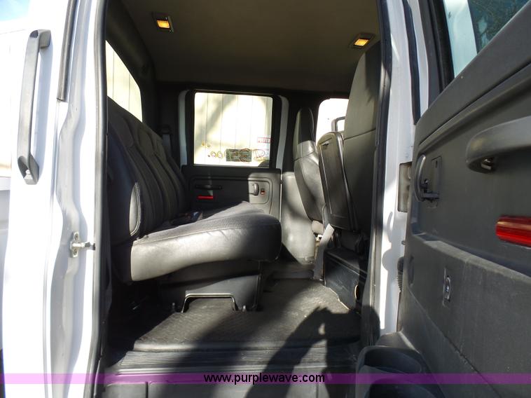 image for item K4291 2009 GMC C5500 Crew Cab truck