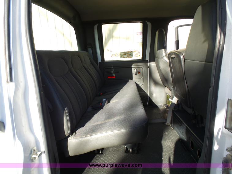 image for item K4291 2009 GMC C5500 Crew Cab truck