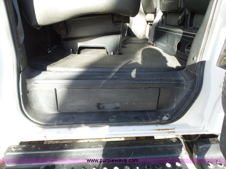 image for item K4291 2009 GMC C5500 Crew Cab truck