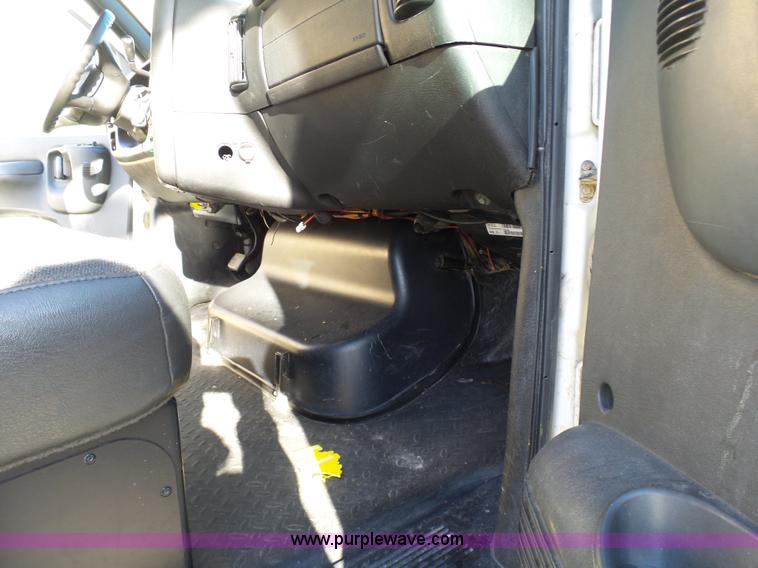 image for item K4291 2009 GMC C5500 Crew Cab truck