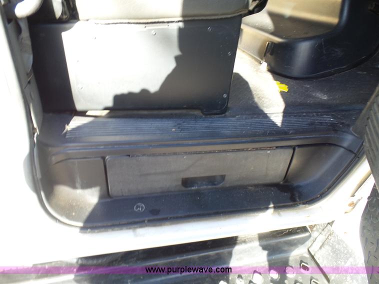 image for item K4291 2009 GMC C5500 Crew Cab truck