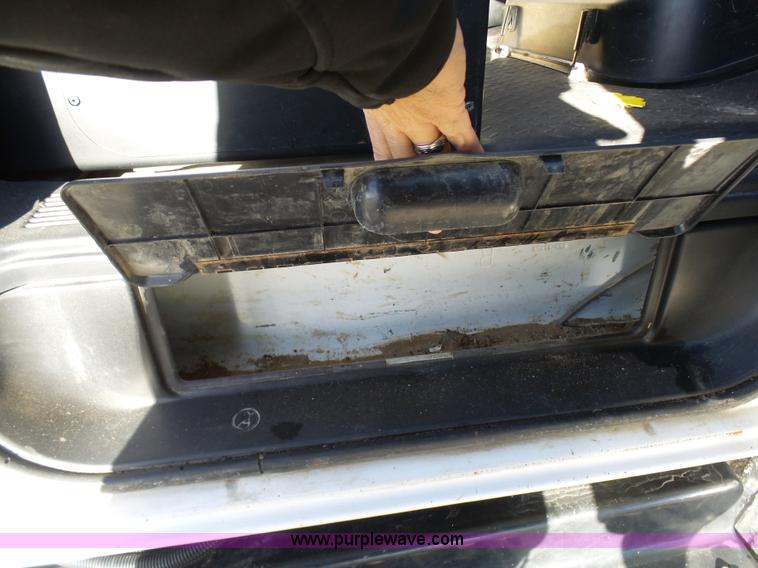 image for item K4291 2009 GMC C5500 Crew Cab truck