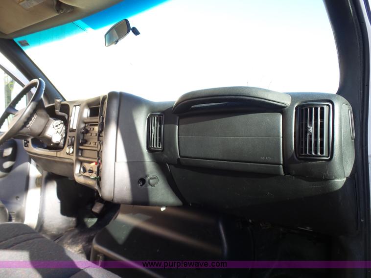 image for item K4291 2009 GMC C5500 Crew Cab truck