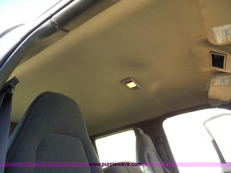 image for item K4291 2009 GMC C5500 Crew Cab truck