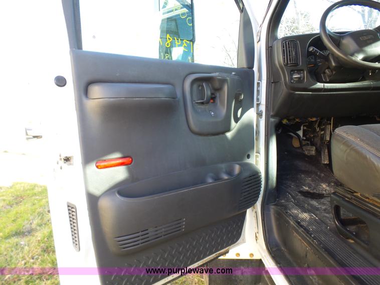 image for item K4291 2009 GMC C5500 Crew Cab truck