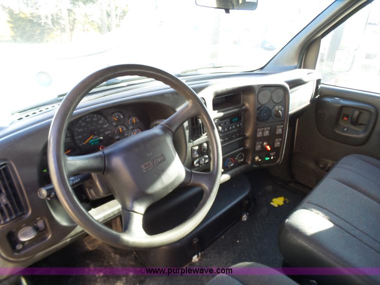 image for item K4291 2009 GMC C5500 Crew Cab truck