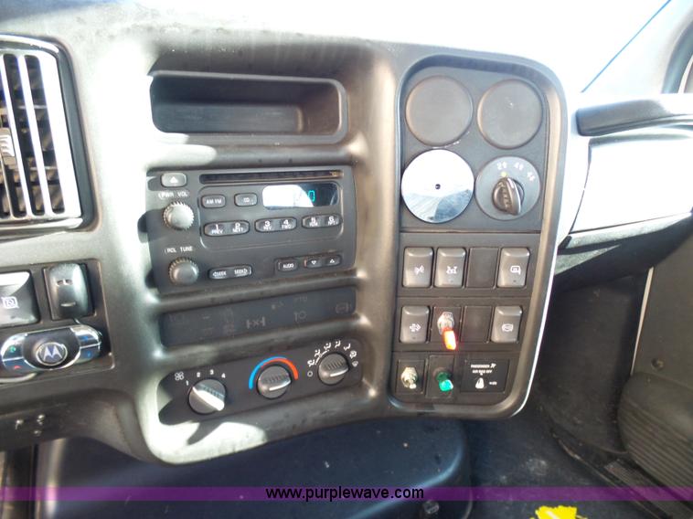 image for item K4291 2009 GMC C5500 Crew Cab truck