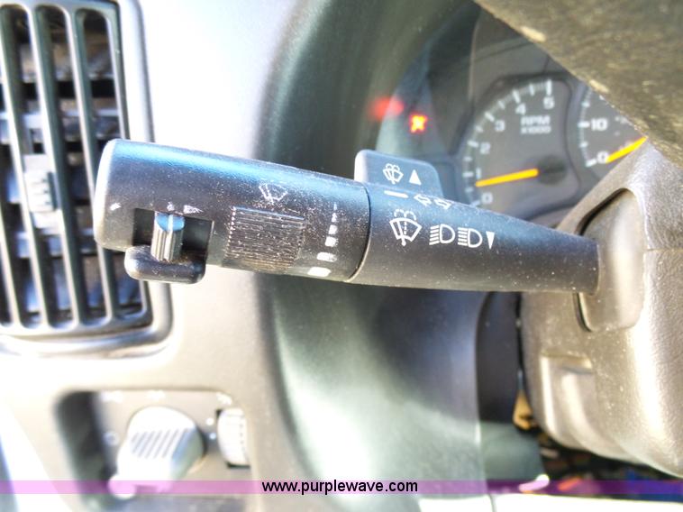 image for item K4291 2009 GMC C5500 Crew Cab truck