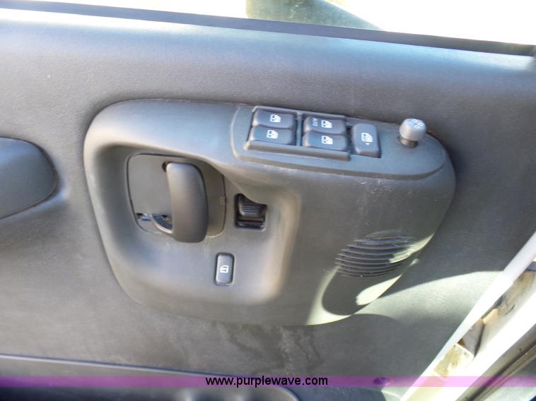 image for item K4291 2009 GMC C5500 Crew Cab truck