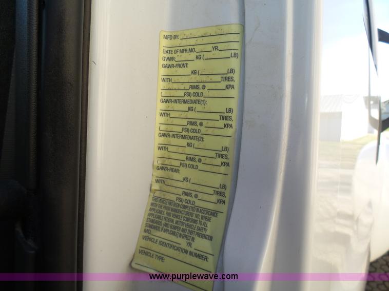 image for item K4291 2009 GMC C5500 Crew Cab truck