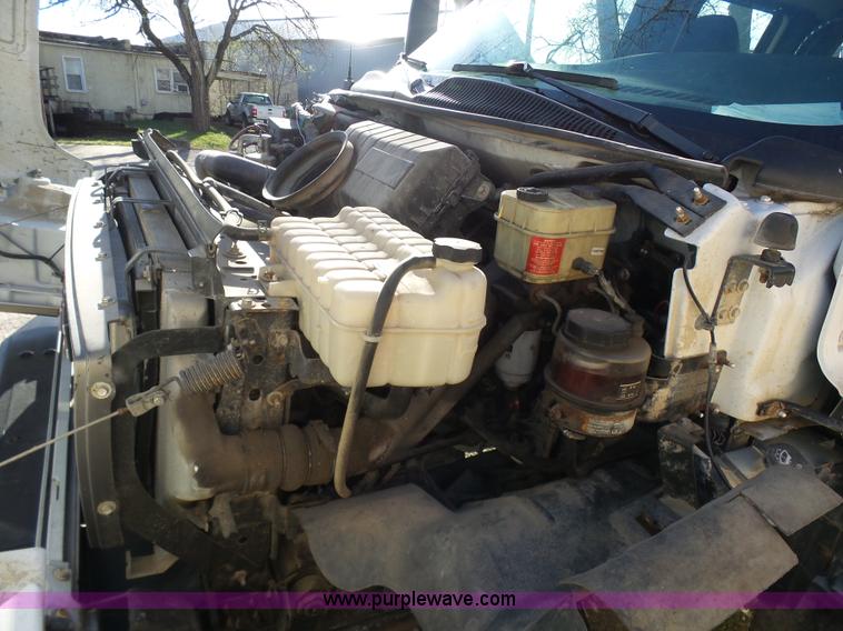 image for item K4291 2009 GMC C5500 Crew Cab truck