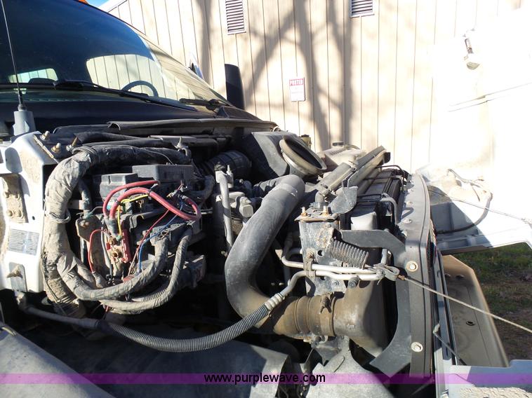 image for item K4291 2009 GMC C5500 Crew Cab truck