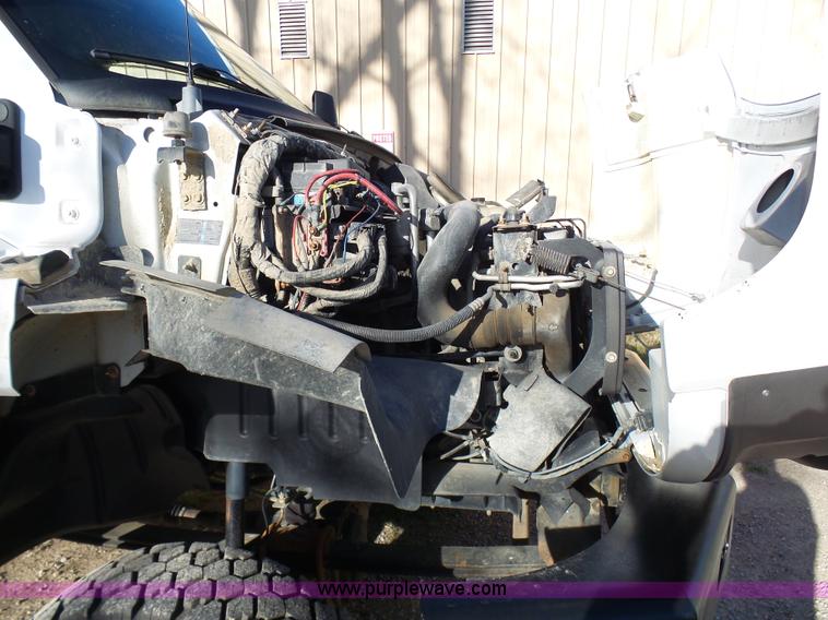 image for item K4291 2009 GMC C5500 Crew Cab truck