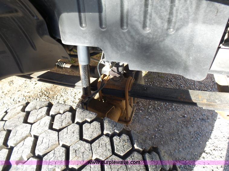 image for item K4291 2009 GMC C5500 Crew Cab truck