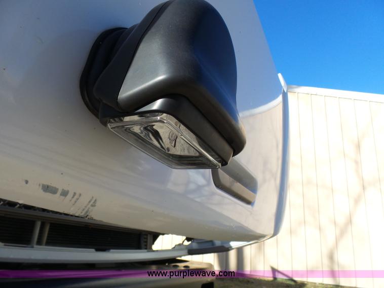 image for item K4291 2009 GMC C5500 Crew Cab truck